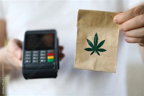 RFID For Cannabis Dispensaries: How It Helps 